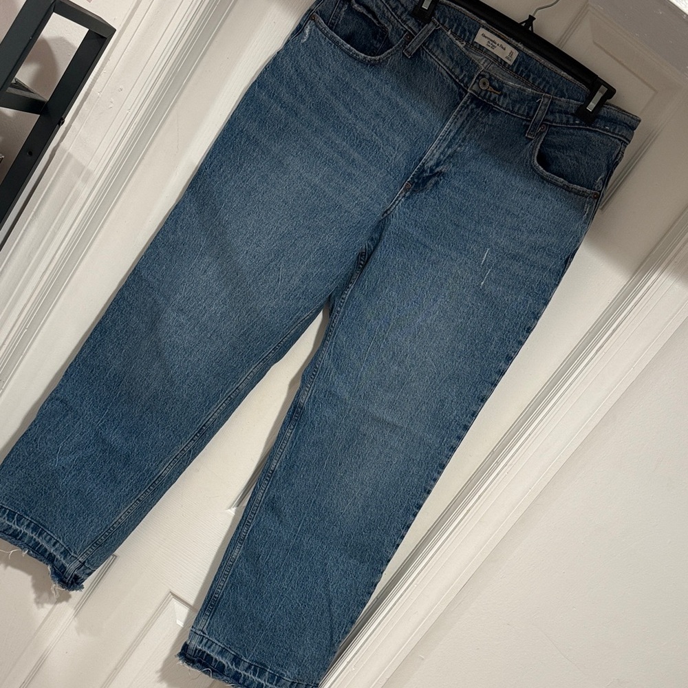 Abercrombie & Fitch Women’s The Baggy Low Rise 31/12R